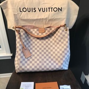 Louis Vuitton Hand bag.. 1 month new!